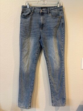 Judy Blue Women’s Boyfriend Fit Slim Leg Jeans - 31